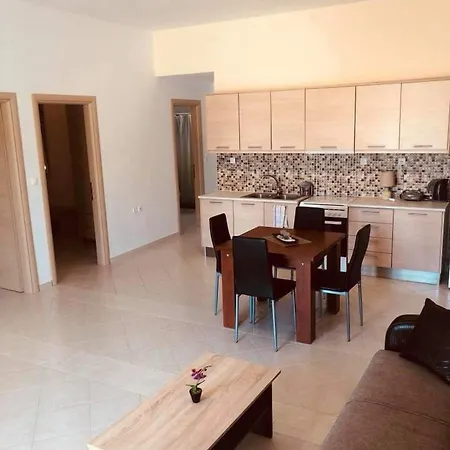 River's Lejlighedshotel Paradeísion