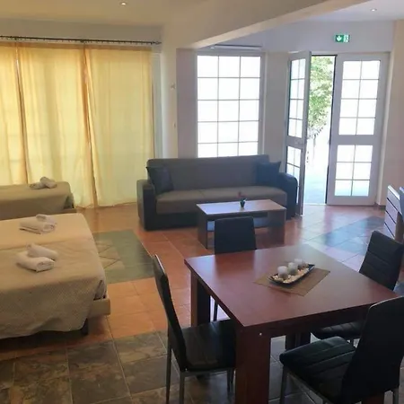 River's Lejlighedshotel Paradeísion