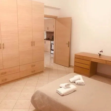 River's Aparthotel Paradeísion