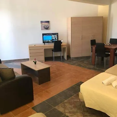 Aparthotel River's 3*