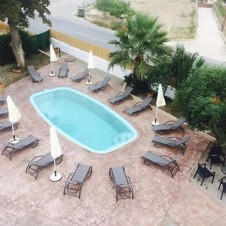 River's Paradeísion