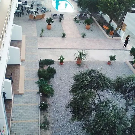 River's Paradeísion