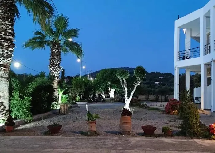 River's 3* Paradeísion