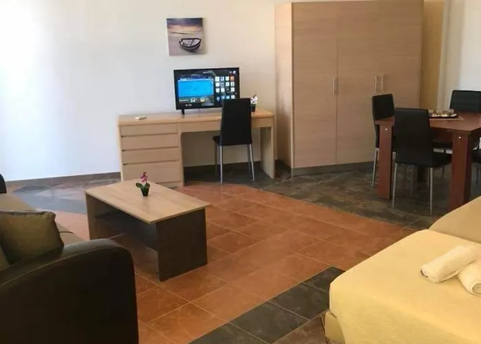 Aparthotel River's 3*