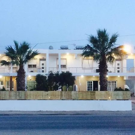 Aparthotel River's 3*