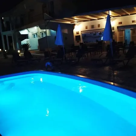 Aparthotel River's 3*